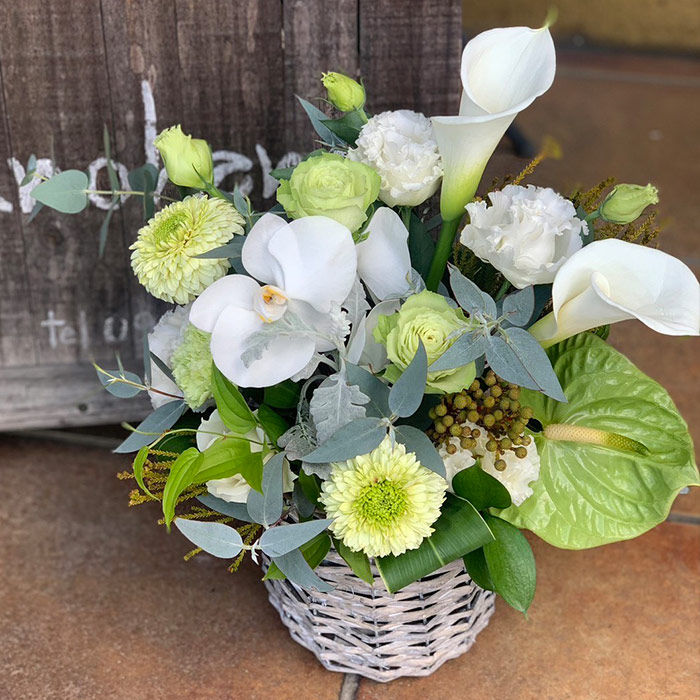 白グリーンアレンジ